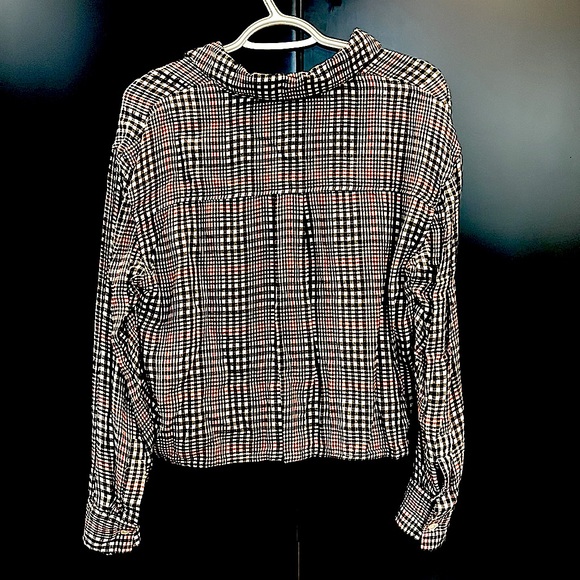 Volcom Women's Junior's Fad Friend Drop Shoulder Button Up Shirt - Picture 8 of 8